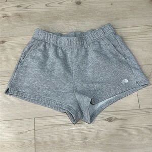 The North Face • sweat shorts • Medium